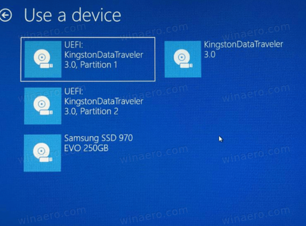 Čistá instalace Windows 11 – spouštění z jednotky USB