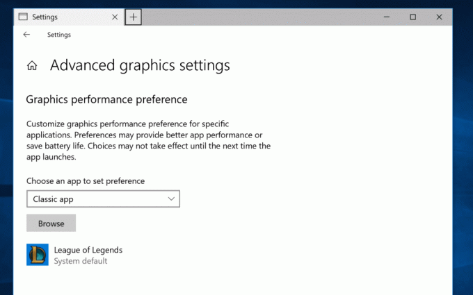 Kuva Asetusten grafiikan lisäasetussivusta. Voit valita sovelluksen ja valita grafiikan suorituskyvyn - pudotusvalikosta voit valita klassisen sovelluksen tai yleissovelluksen välillä.