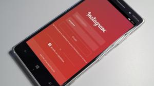 Официалната актуализация на приложението Instagram за Windows 10 Mobile вече ви позволява да запазвате снимки за по-късно