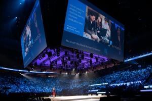 „Microsoft“ pervadina savo partnerių konferenciją į „Microsoft Inspire“.